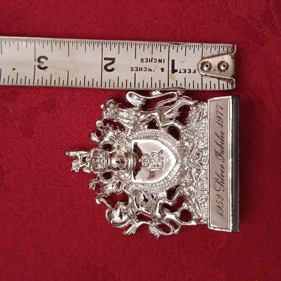Queen Elizabeth 1977 Silver Jubilee Souvenir Crest/Coat of Arms - Picture 4 of 4